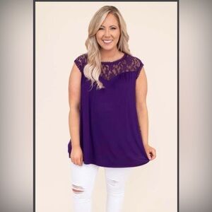 Emerald Womens 1X Sleeveless Crewneck Top Purple Soft Lace Detail